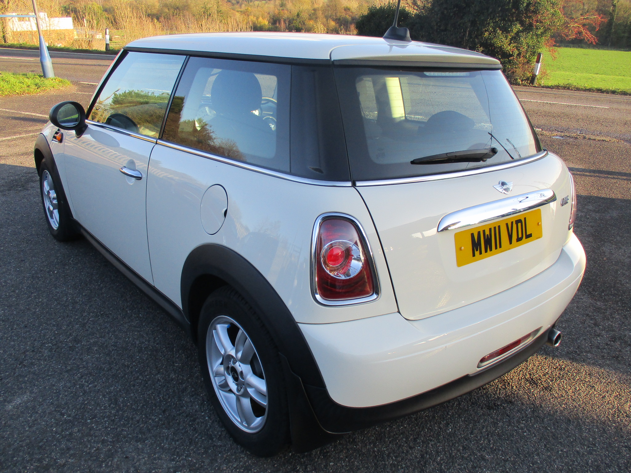 MINI HATCH 1.6 ONE (6 SPEED) 2011